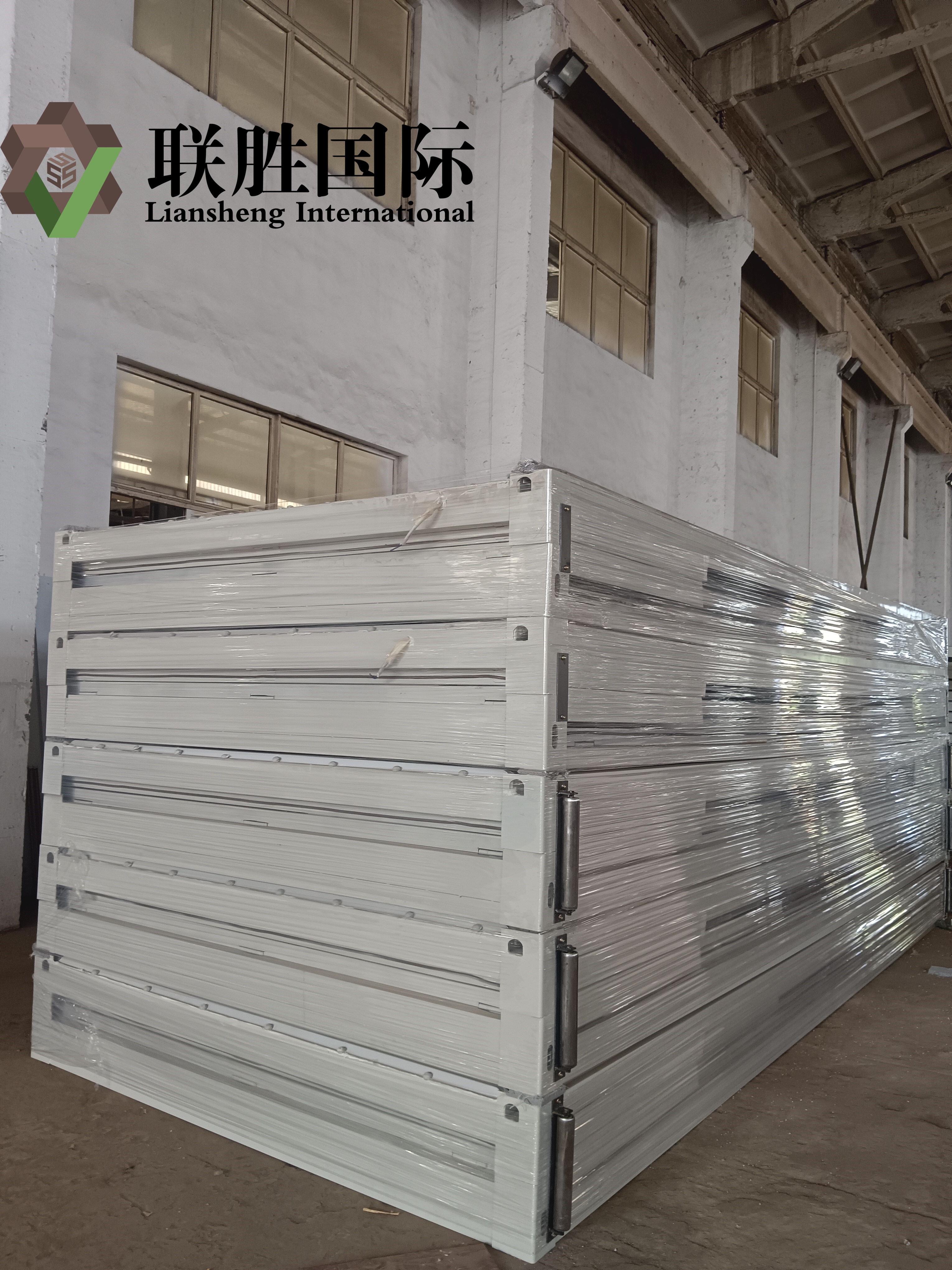 Revolutionizing Housing- Z-Folding Container House ၏ လွယ်ကူသော သယ်ယူပို့ဆောင်ရေးနှင့် လျင်မြန်သော တပ်ဆင်မှု